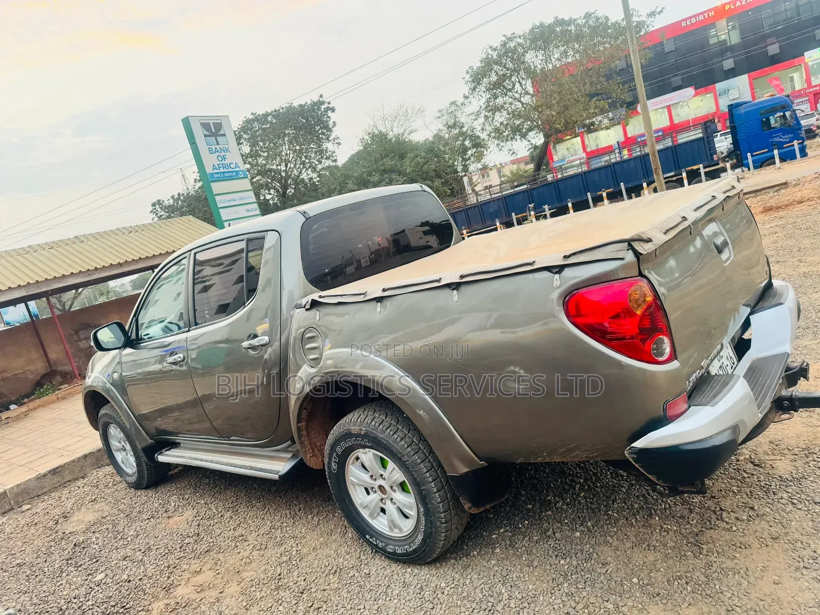 Mitsubishi L200 2015 Green