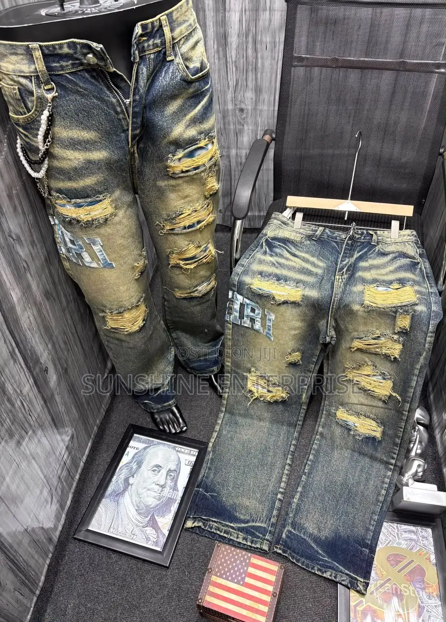 Man’s Baggy Jeans