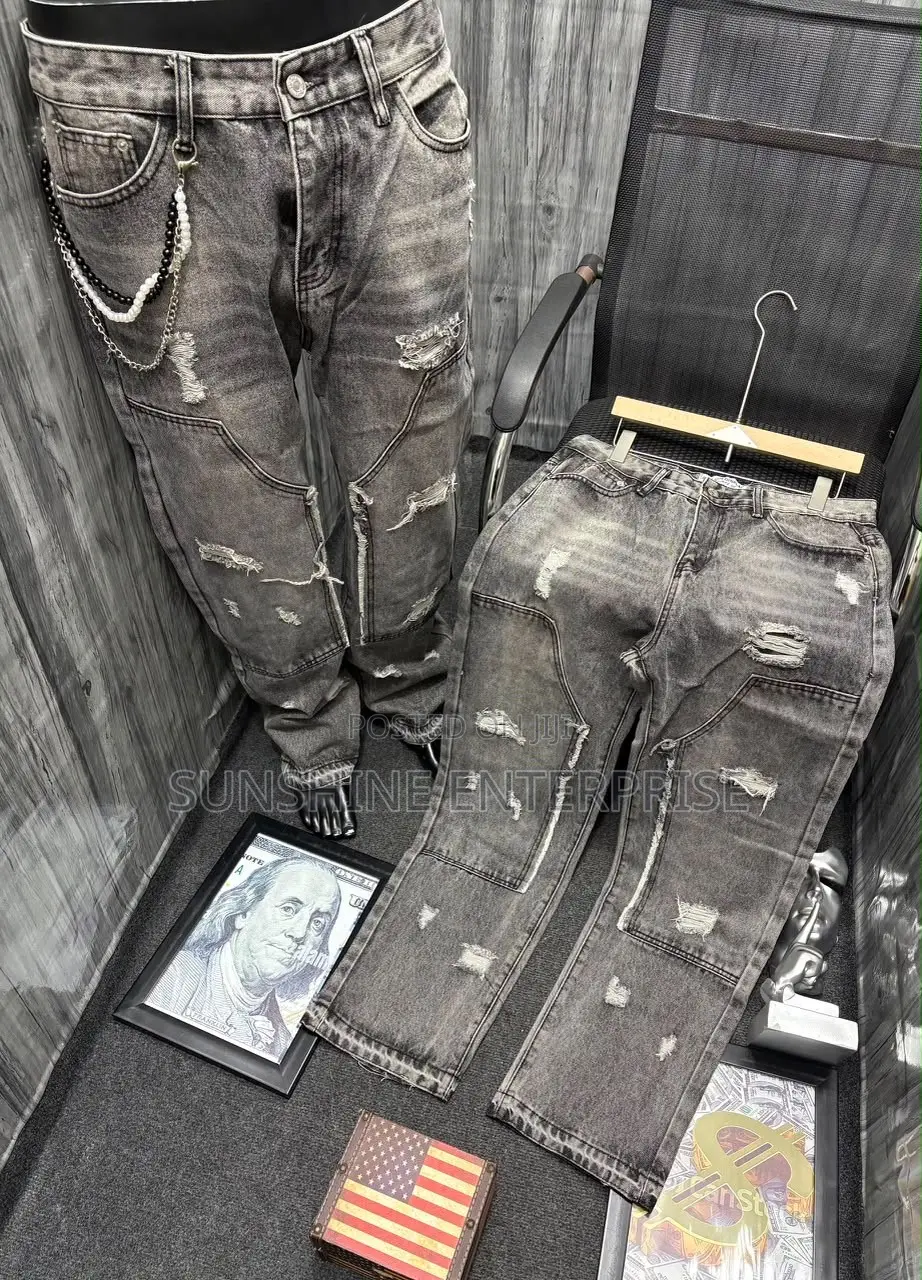Man’s Baggy Jeans