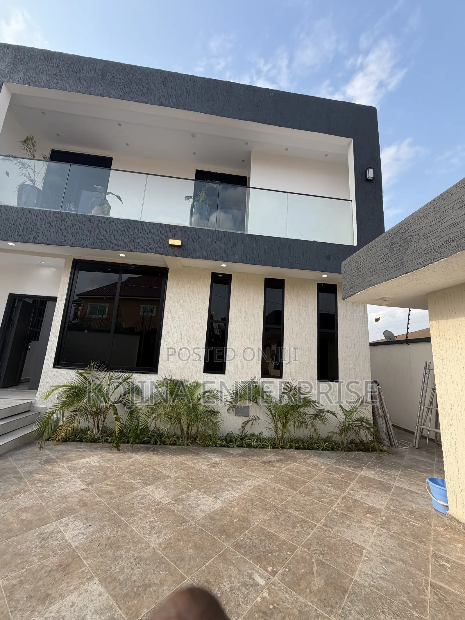 4bdrm Townhouse/Terrace in Atasomanso, Kumasi Metropolitan for sale