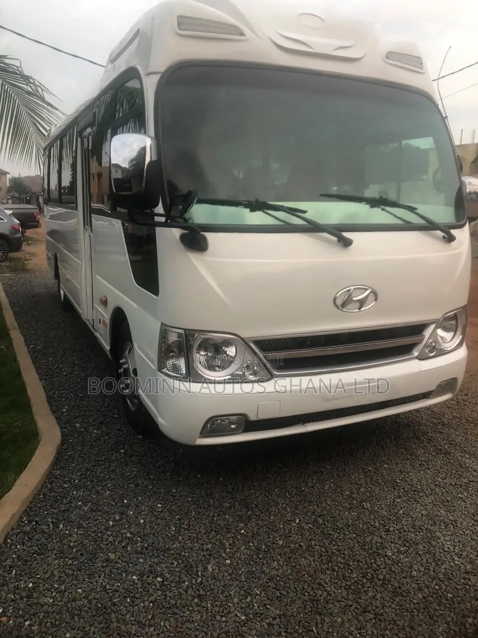 Hyundai County 2016 White