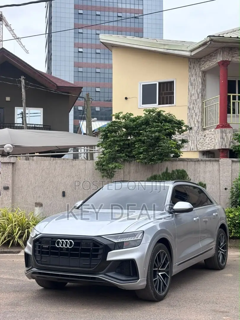 Audi Q8 2021 Silver