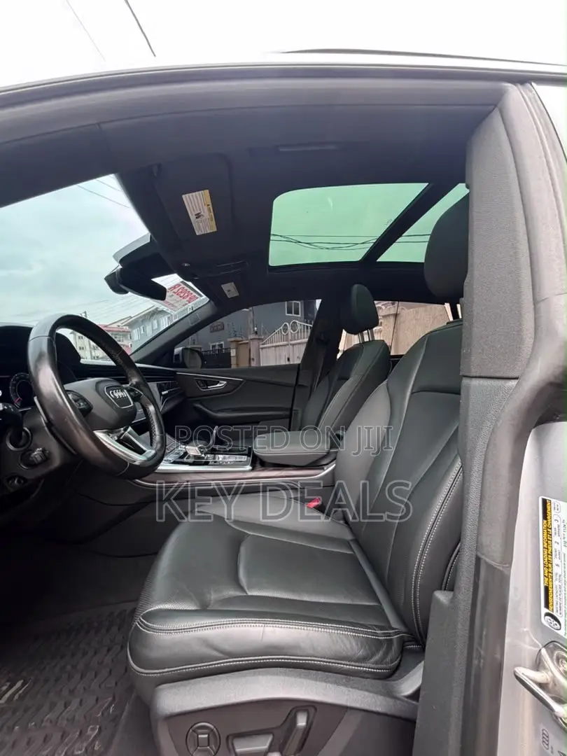 Audi Q8 2021 Silver