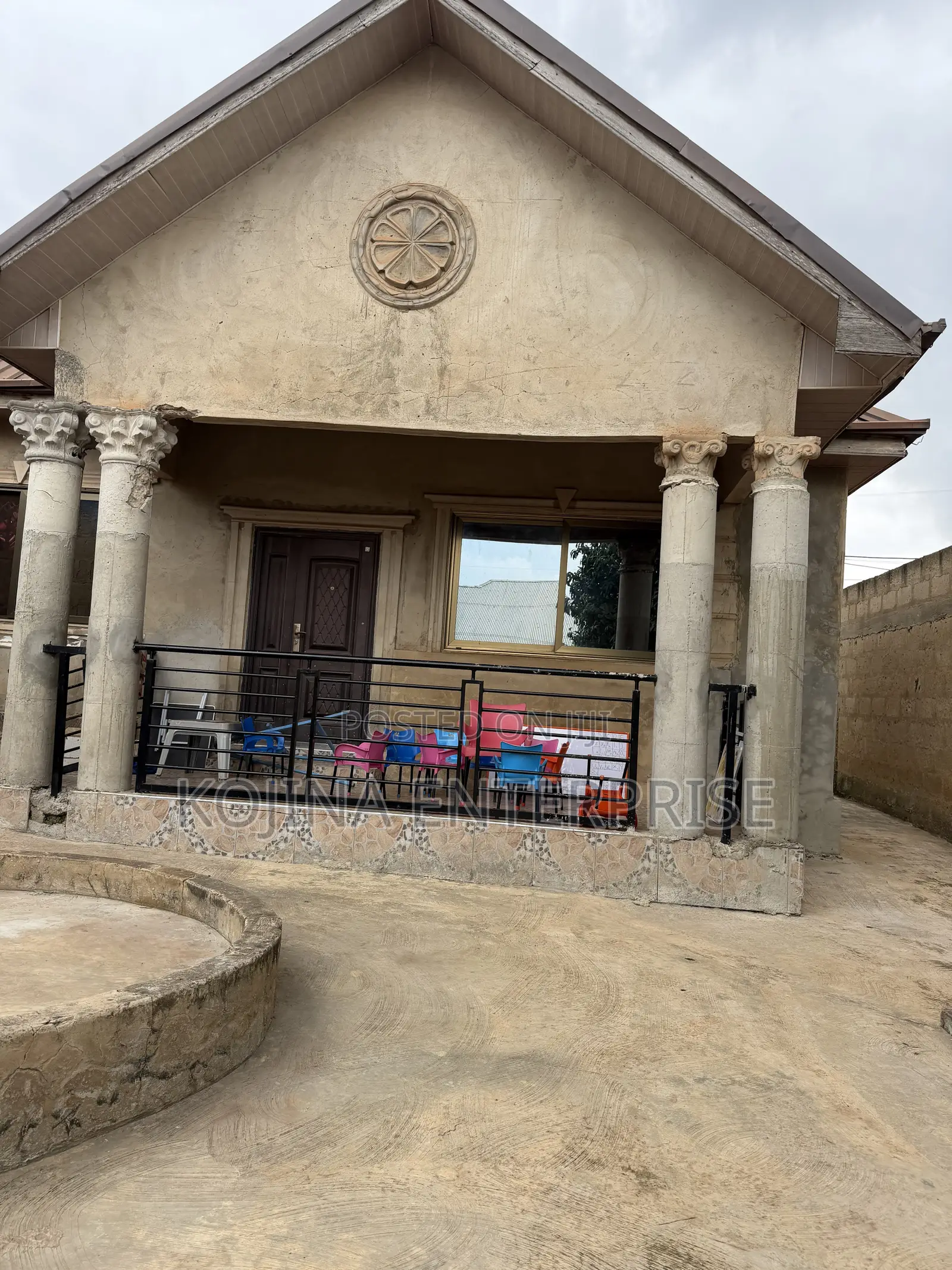 3bdrm Bungalow in Kwanwoma, Kumasi Metropolitan for rent