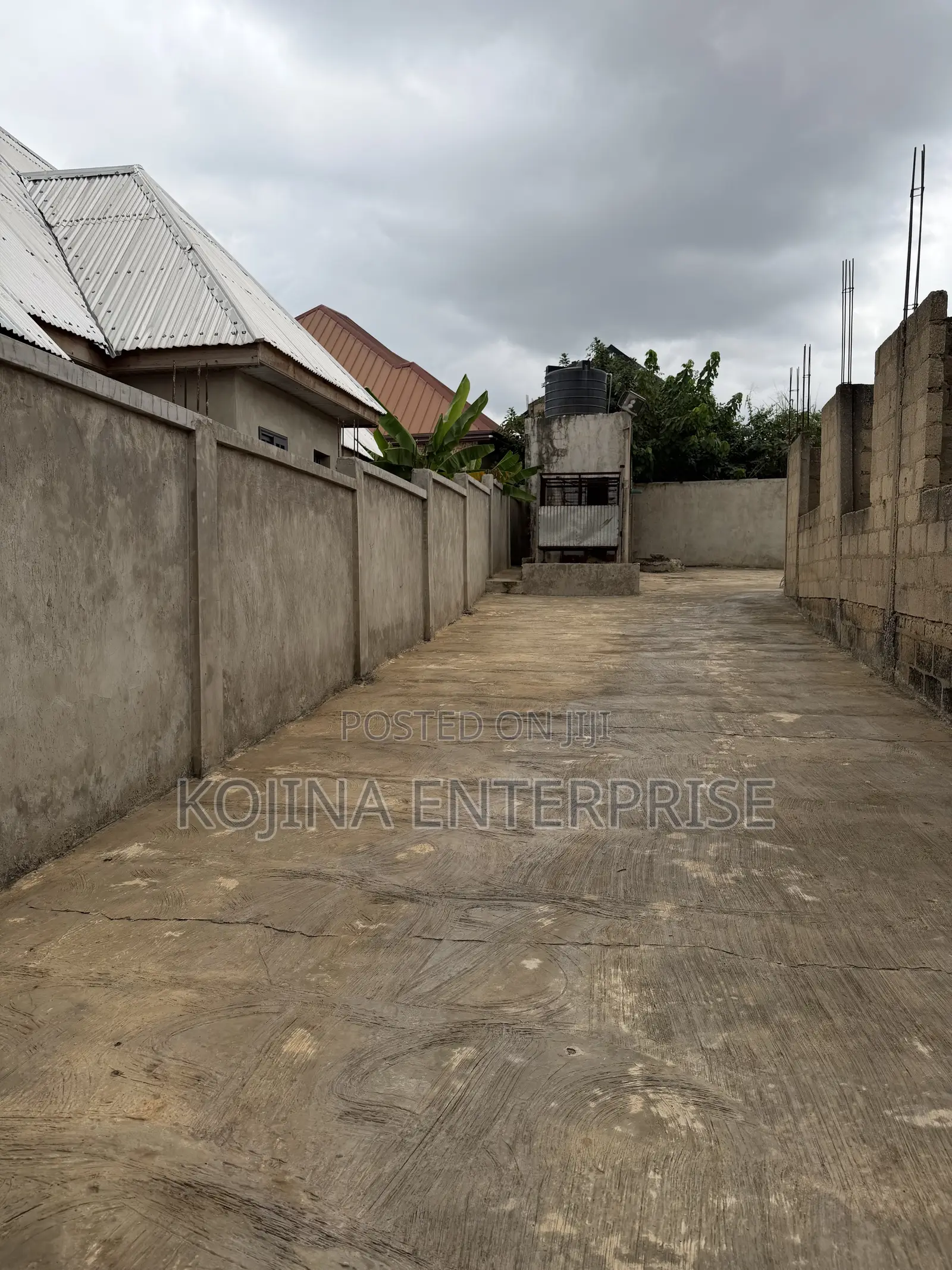 3bdrm Bungalow in Kwanwoma, Kumasi Metropolitan for rent
