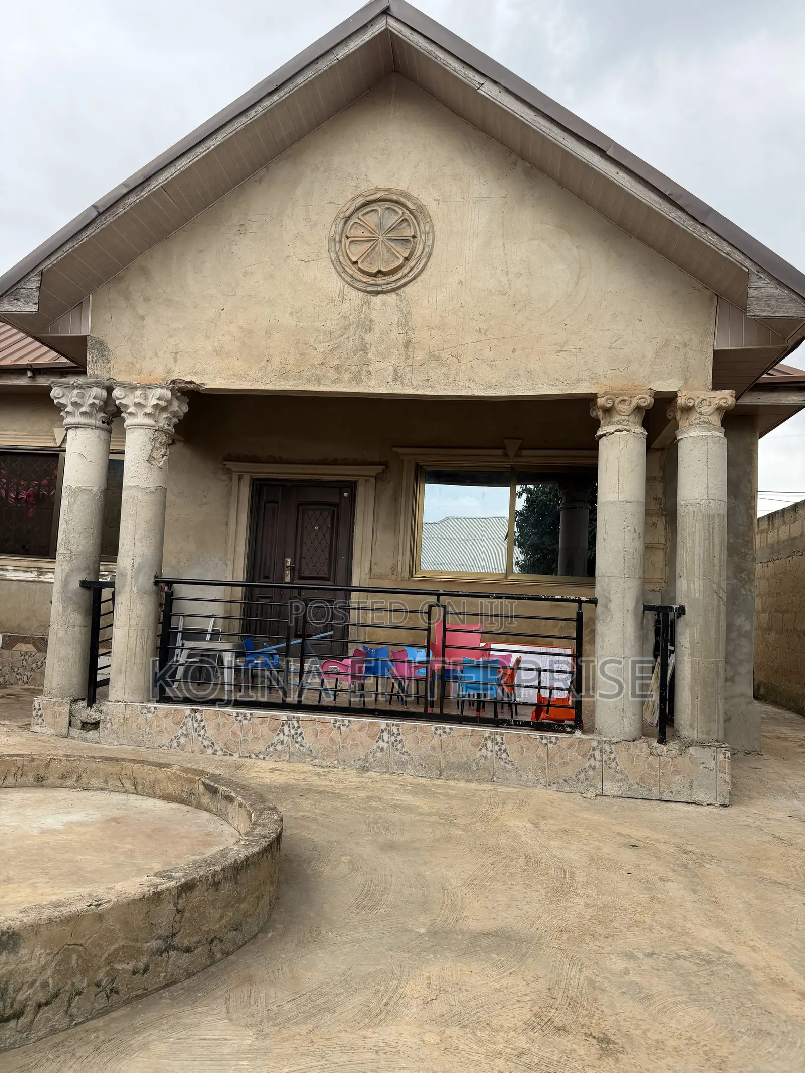 3bdrm Bungalow in Kwanwoma, Kumasi Metropolitan for rent