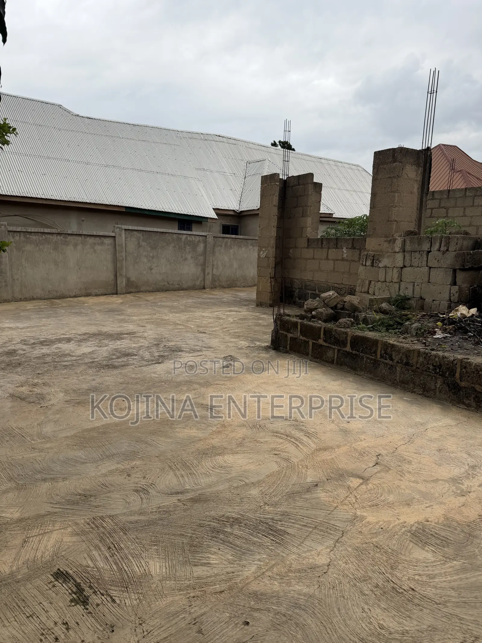 3bdrm Bungalow in Kwanwoma, Kumasi Metropolitan for rent
