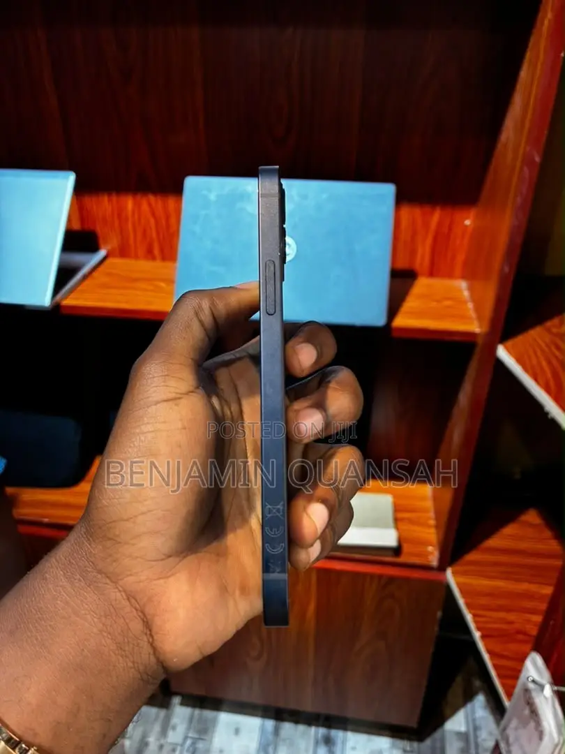 Apple iPhone 12 64 GB Black