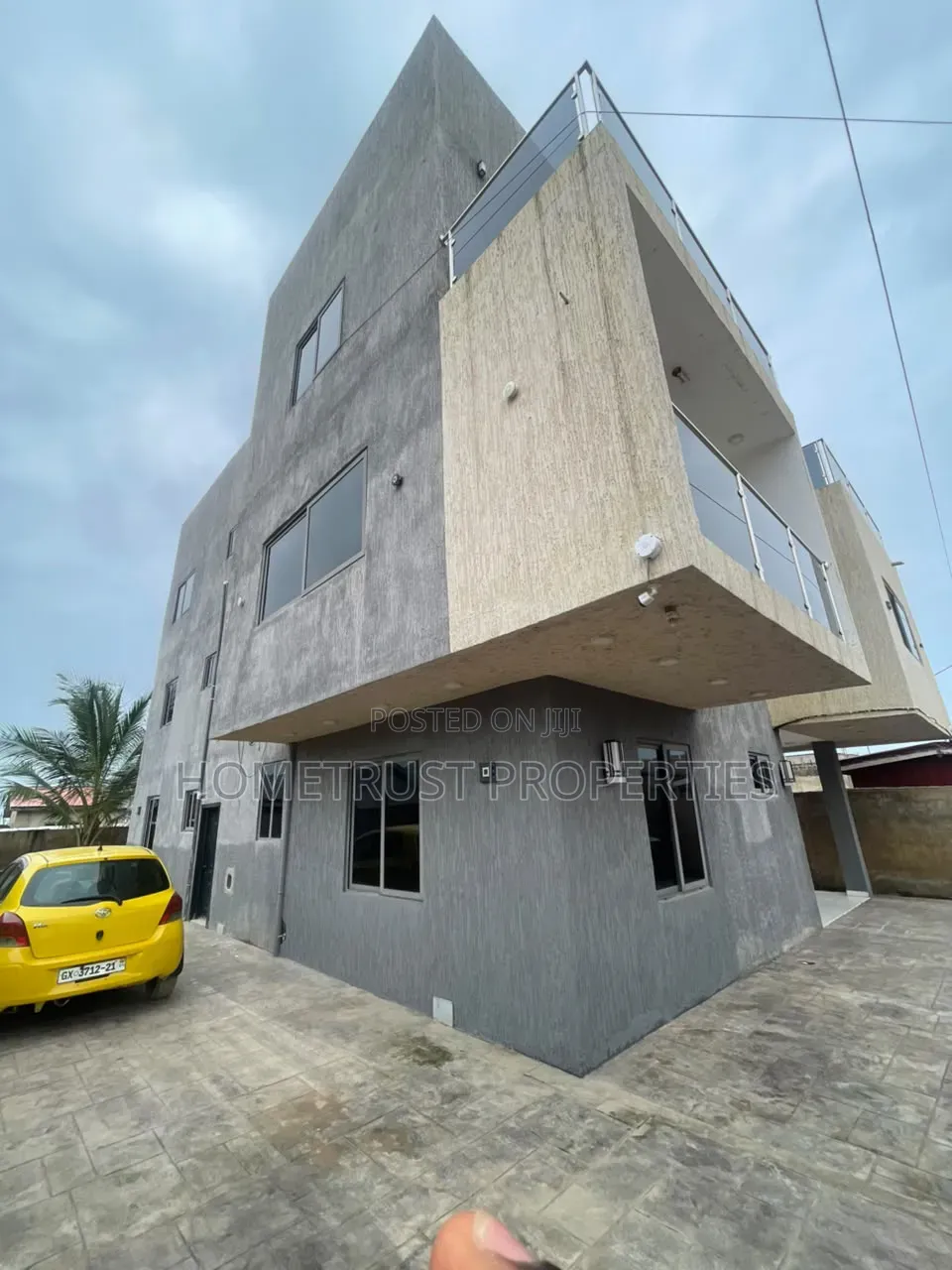8bdrm Duplex in Mallam Tetegu for sale