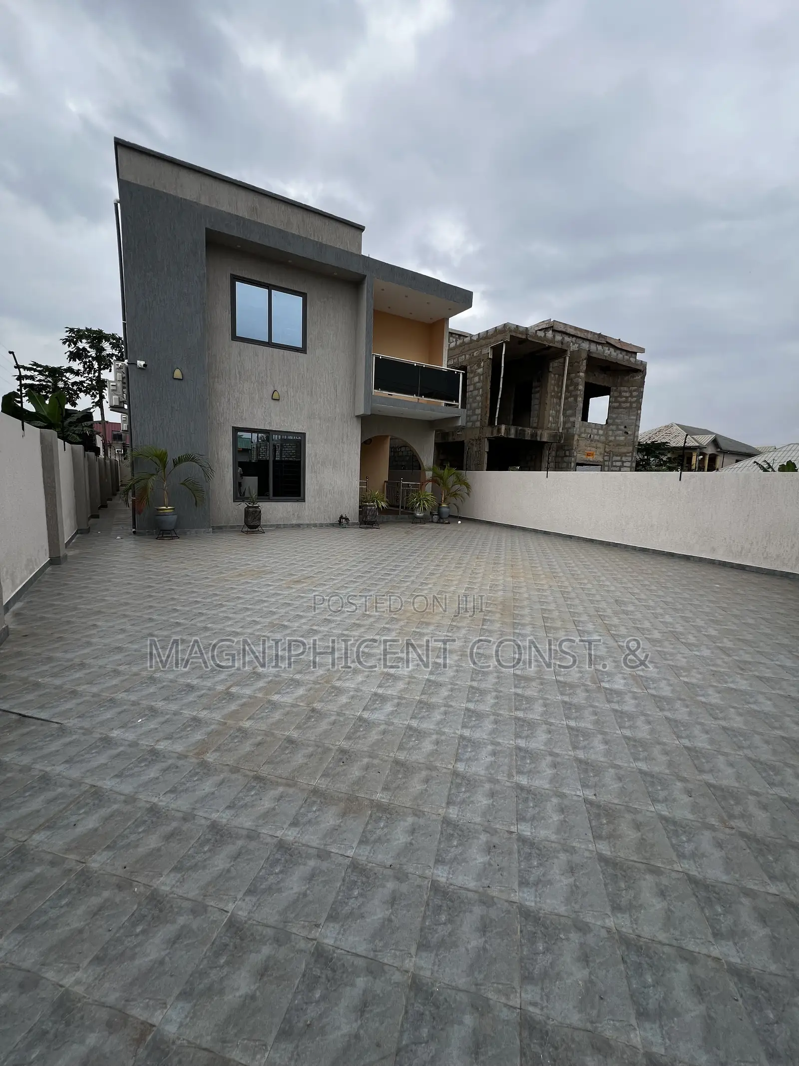 4bdrm Duplex in Ashaley Botwe for sale