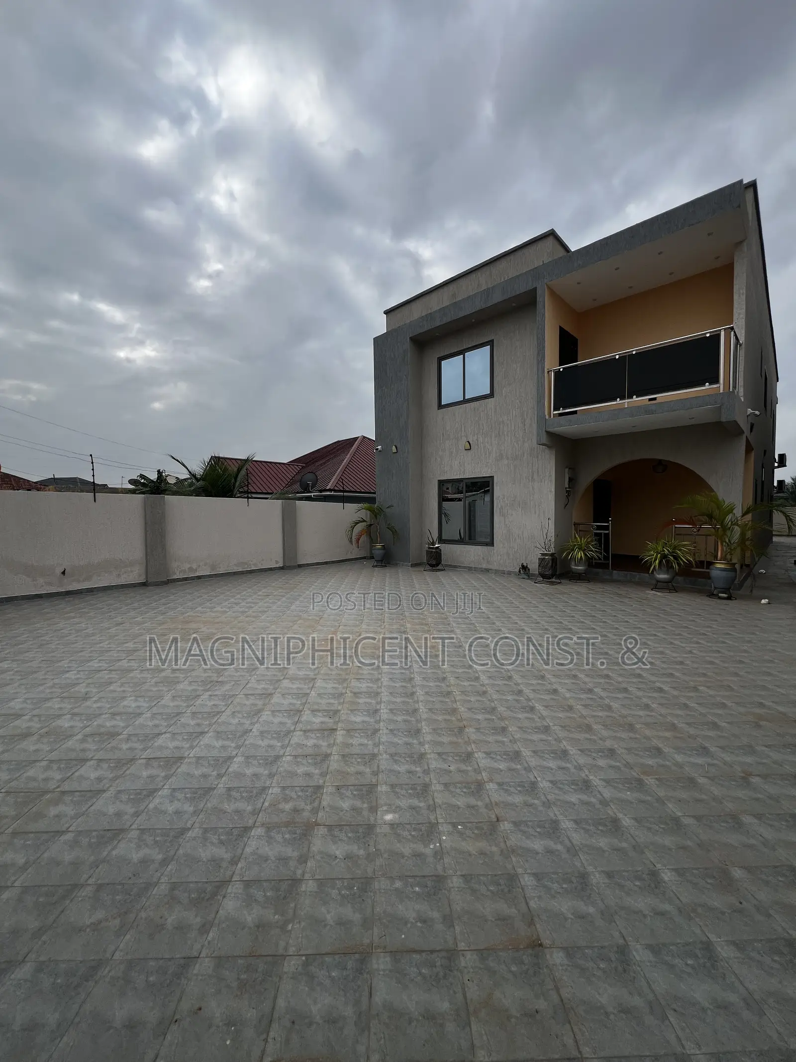 4bdrm Duplex in Ashaley Botwe for sale
