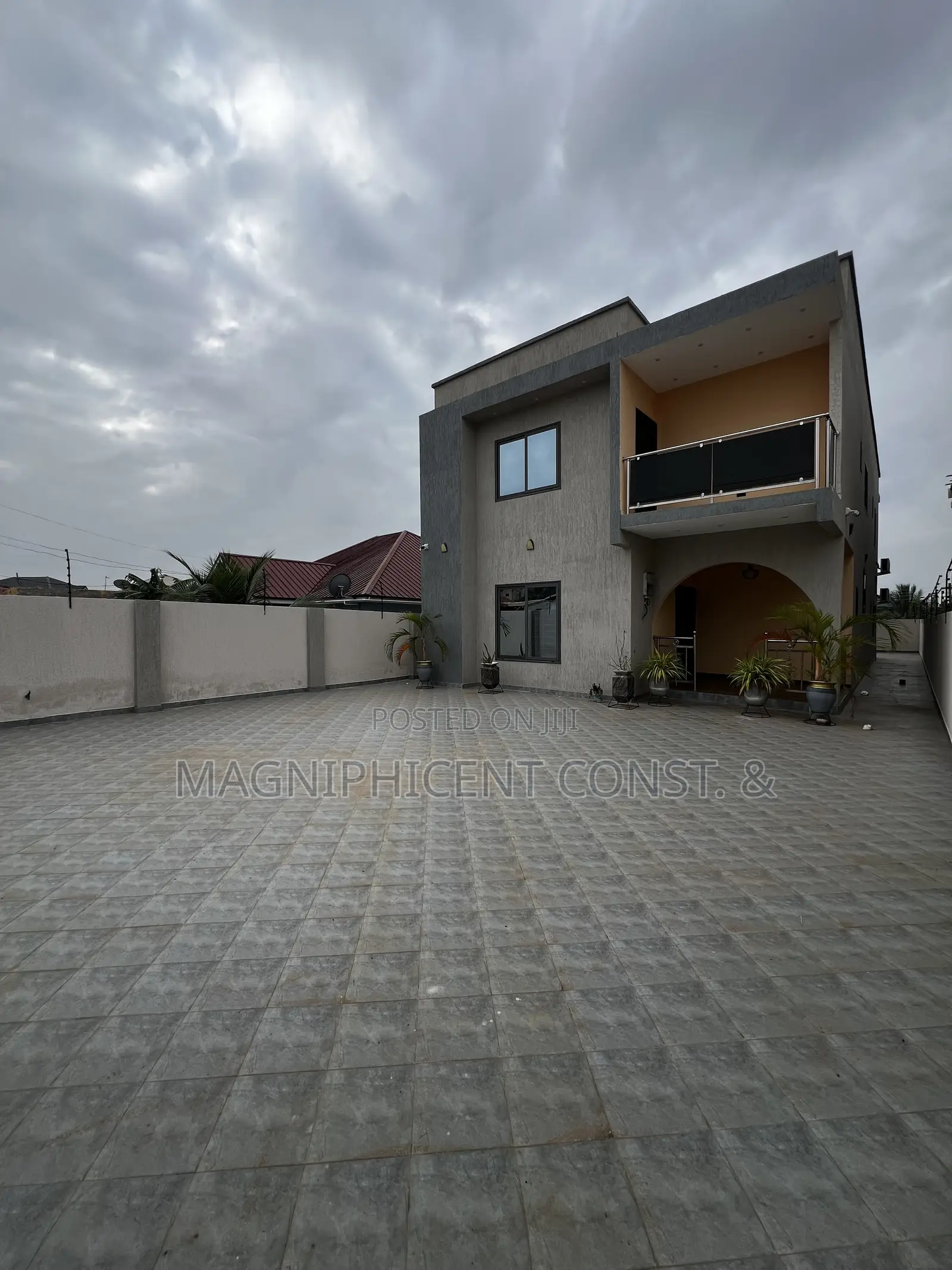 4bdrm Duplex in Ashaley Botwe for sale