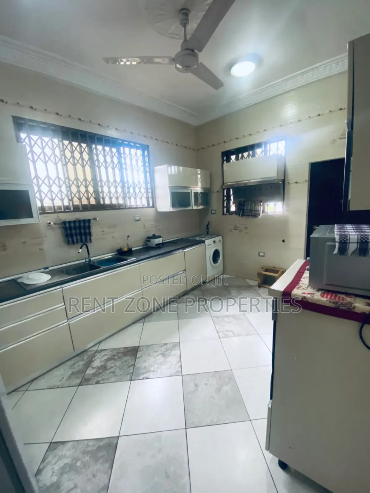 7bdrm Duplex in Achimota for rent