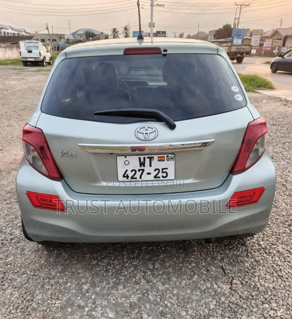 Toyota Vitz 2013 Green