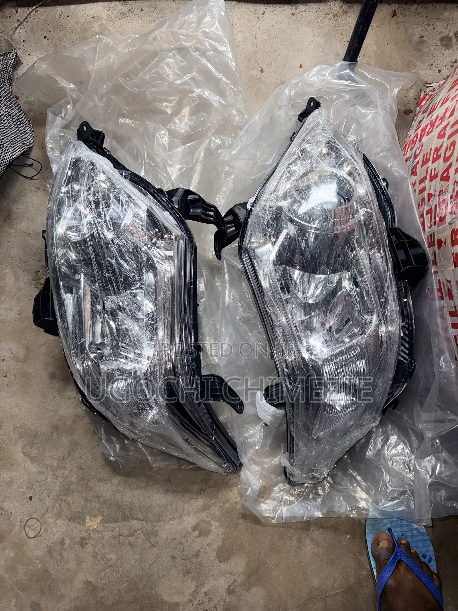 Toyota Fortuner 2008/2009/2010/2011/2012/2013 Headlight