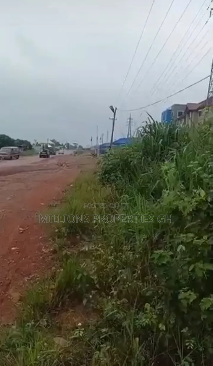 2plots by Roadside Ejisu -Onwe