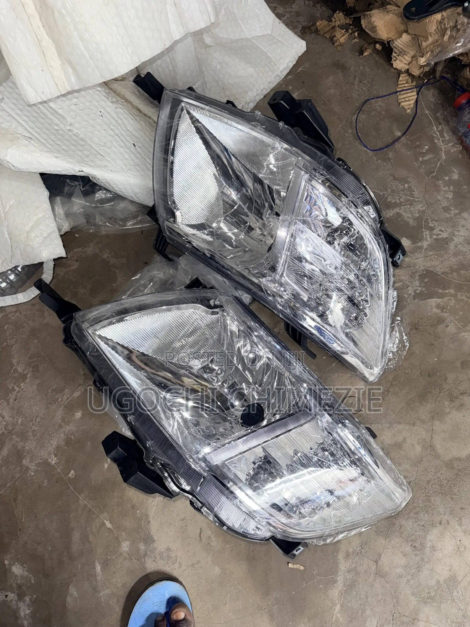 Toyota Hilux 2011/2012/2013 Headlights R+l