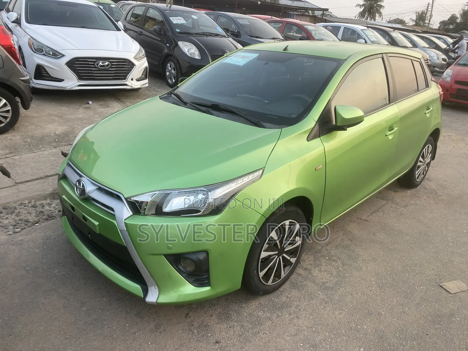 Toyota Yaris 2015 Green