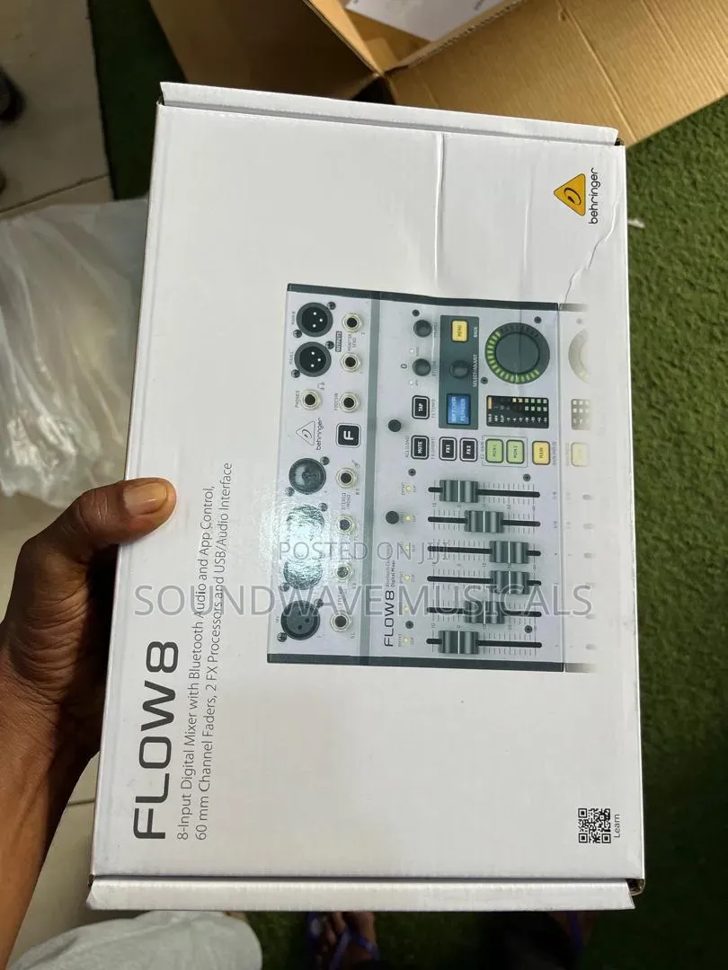 Beheringer FLOW 8 Digital Mixer With Bluetooth