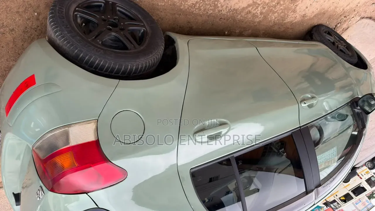 Toyota Vitz 2010