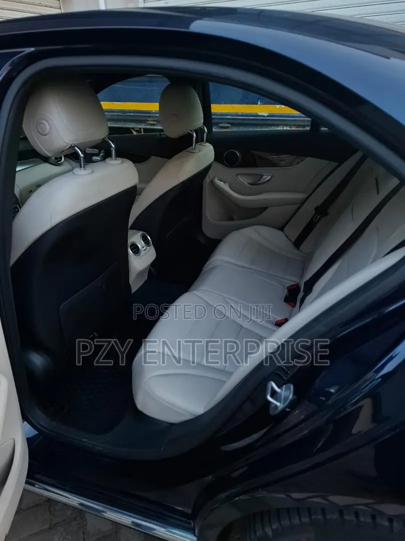 Mercedes-Benz C300 2018 Black
