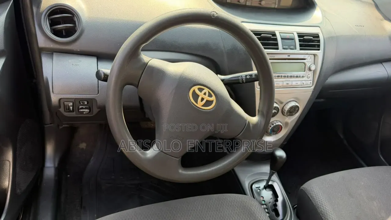 Toyota Yaris 2012