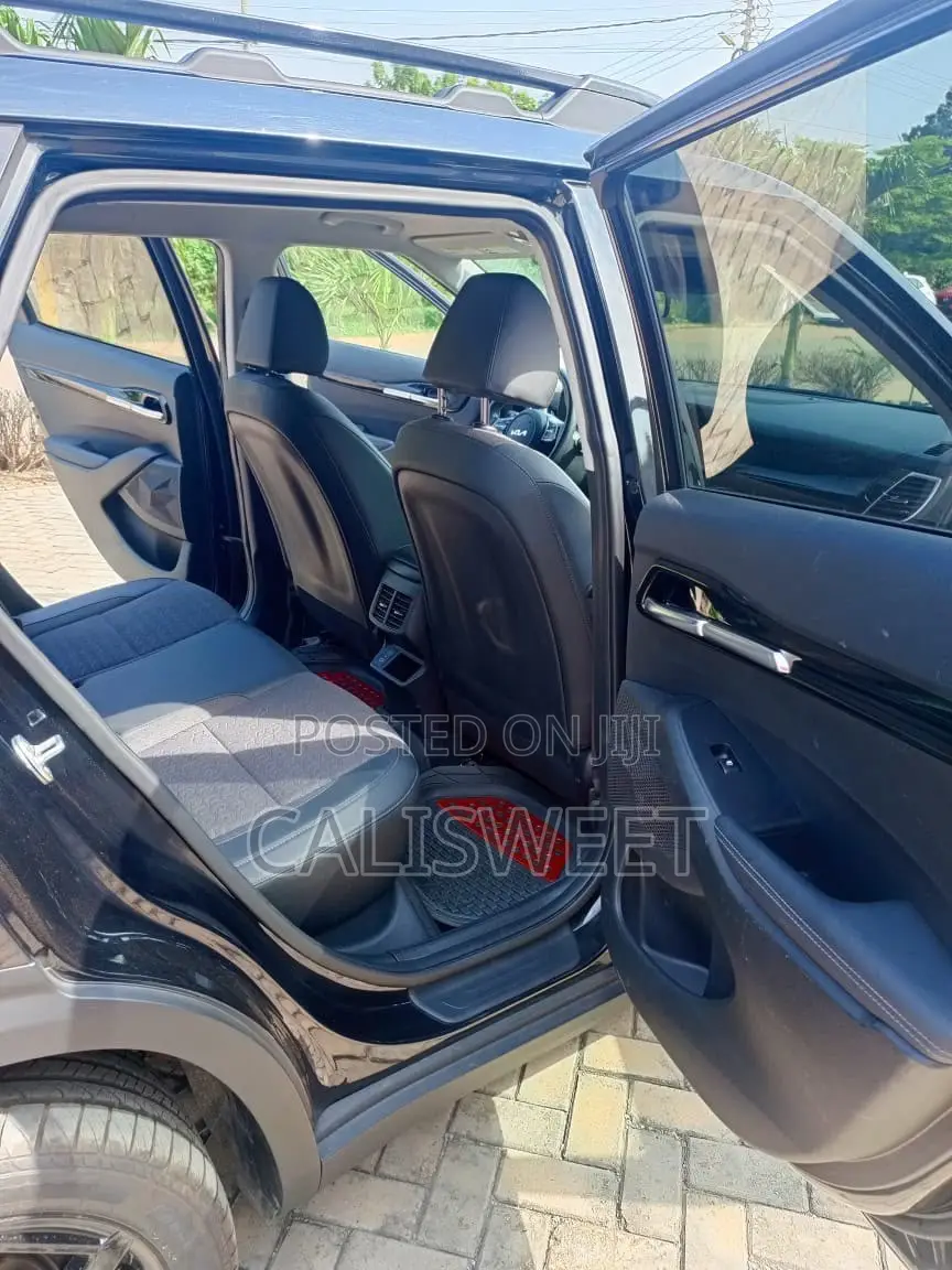 Kia Seltos X-Line 2024 Black