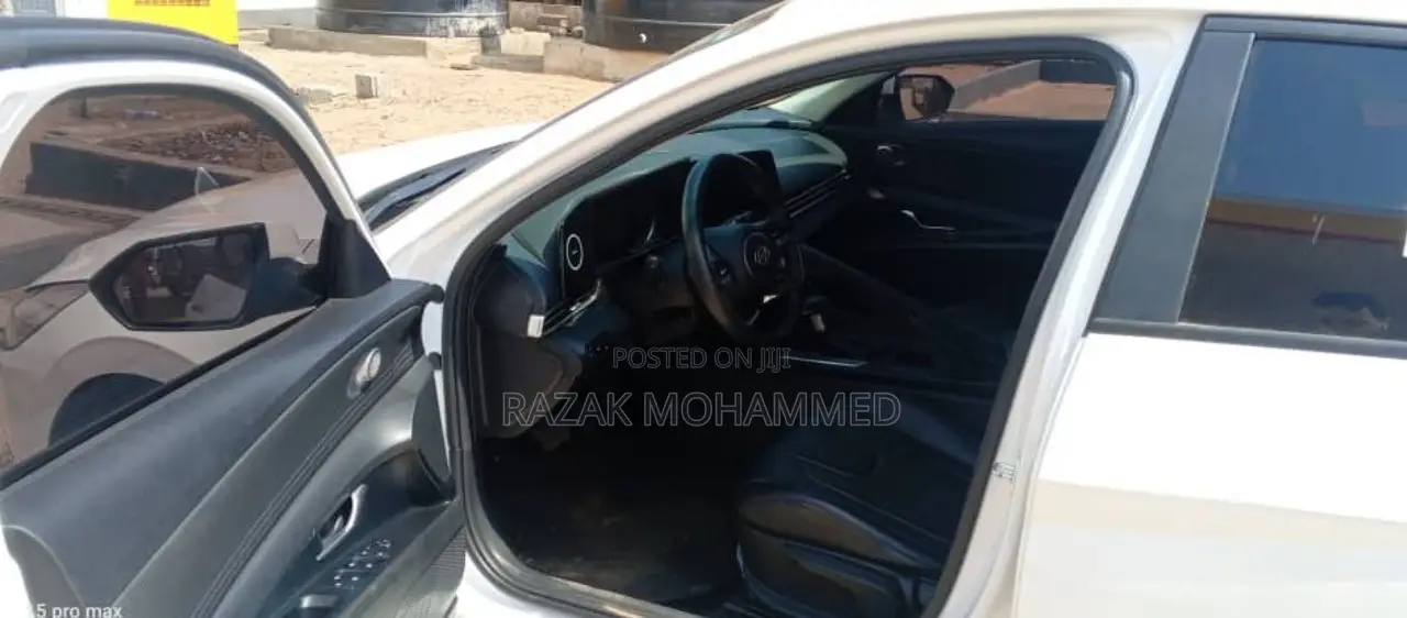 Hyundai Avante 2021 White