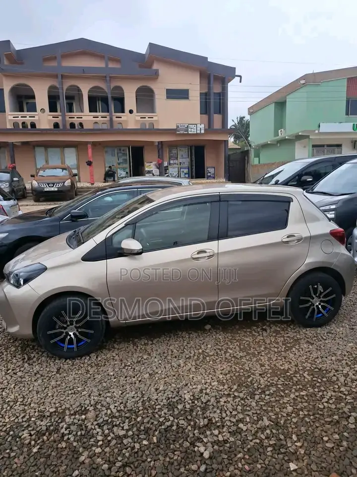 Toyota Vitz 1.3 AWD 3dr 2015