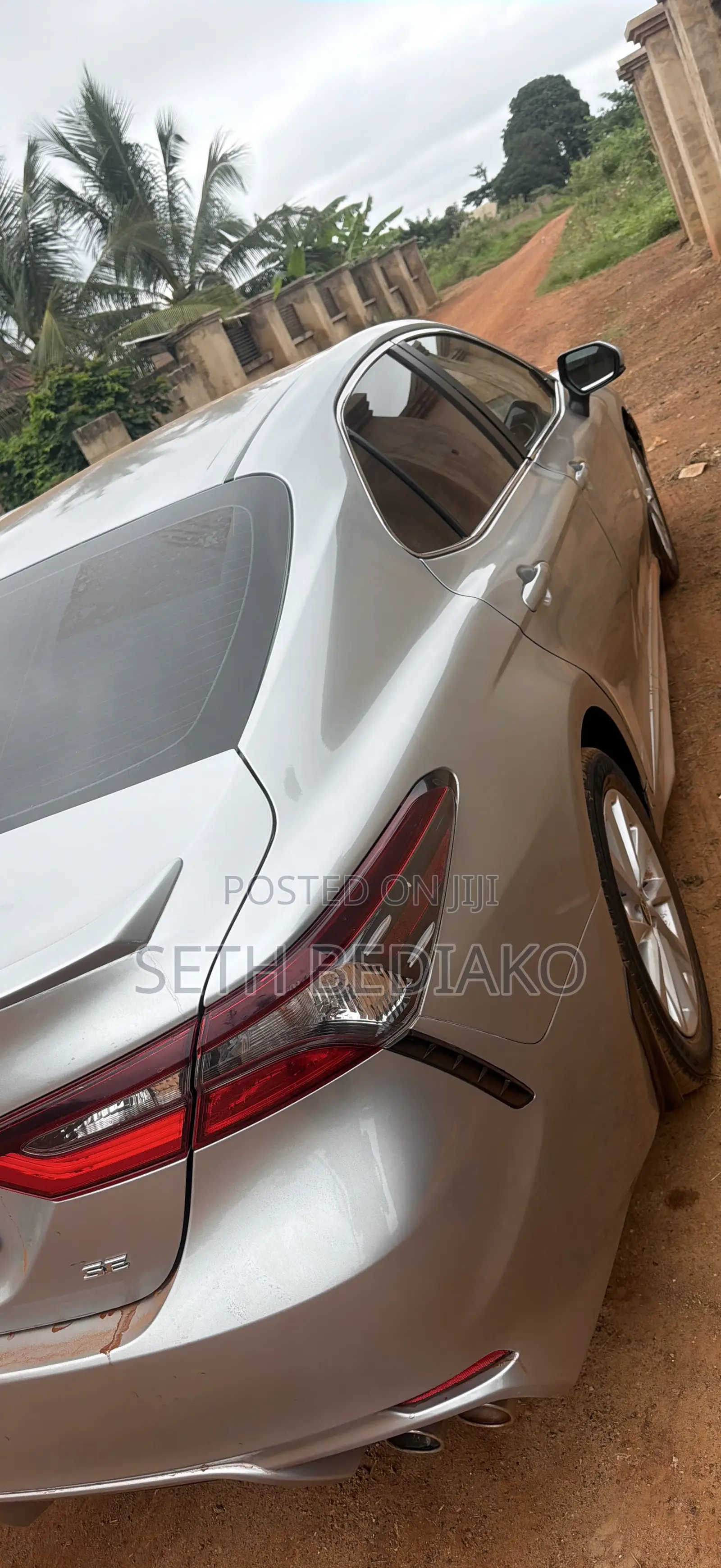 Toyota Camry SE 2021 Gray