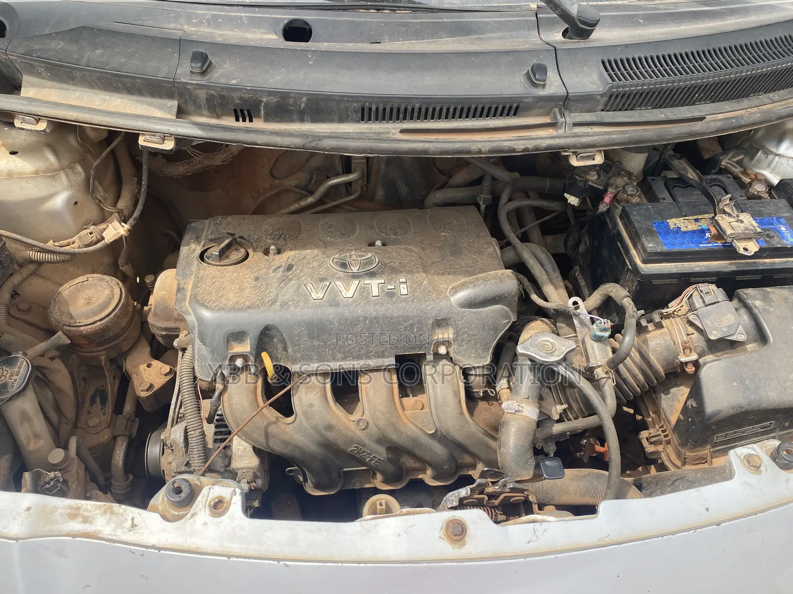 Toyota Vitz 2010 Silver