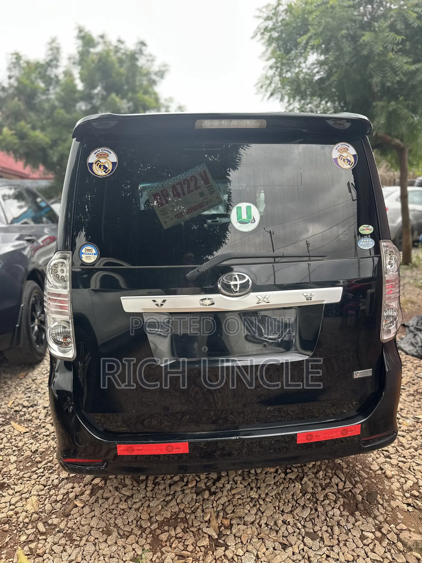 Toyota Voxy 2011 Black