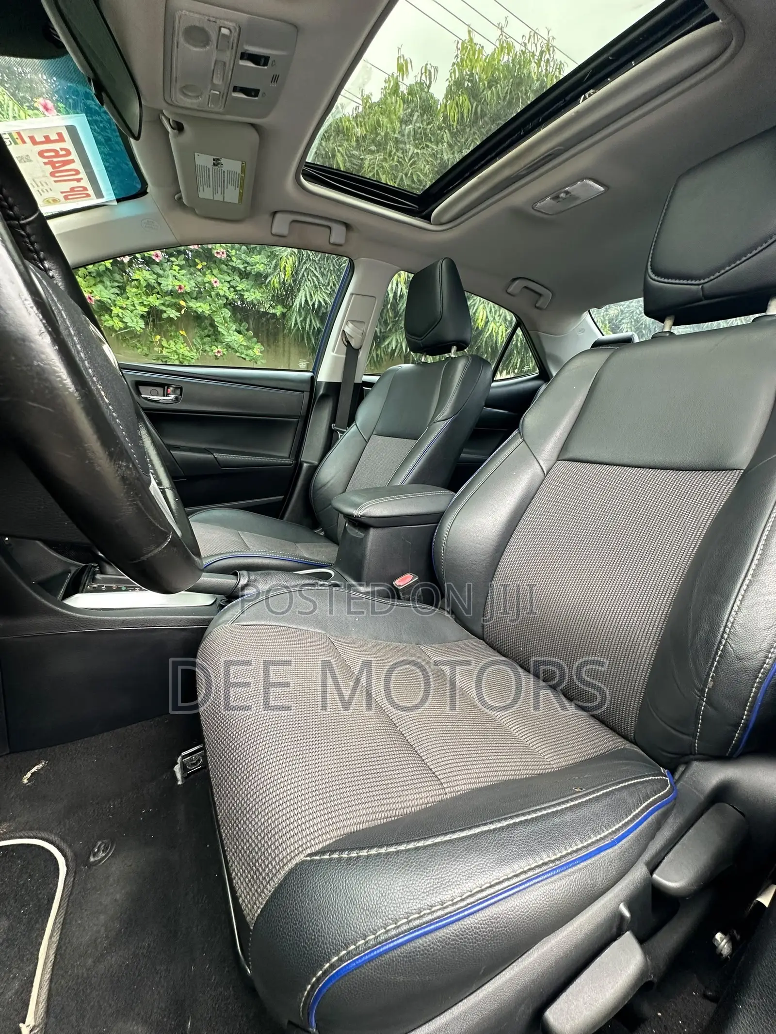 Toyota Corolla SE Special Edition 4dr Sedan (1.8L 4cyl CVT) 2017 Blue