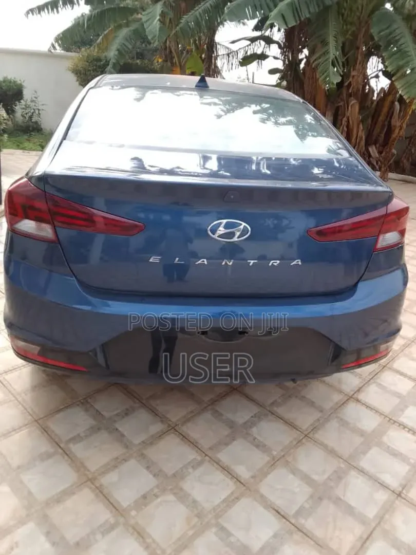 Hyundai Elantra 2019 Blue
