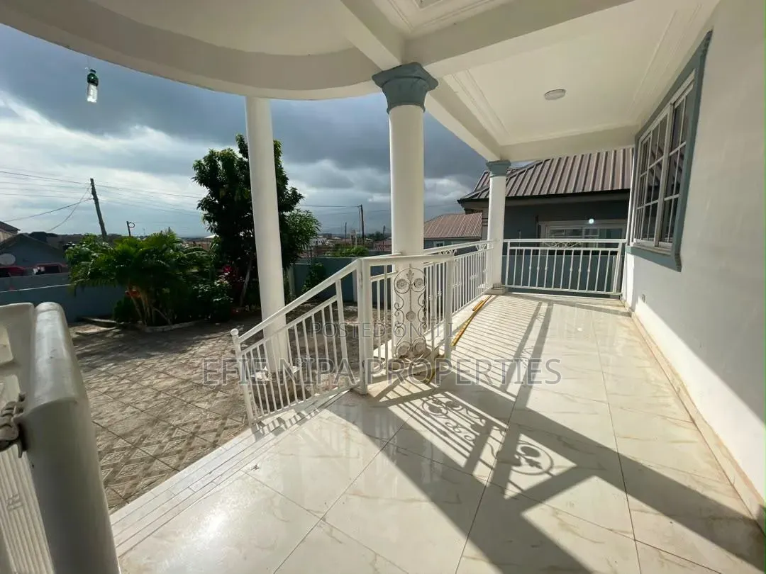 5bdrm Duplex in Ofankor for rent