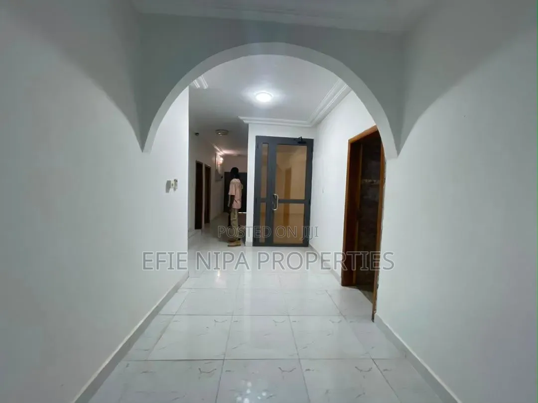 5bdrm Duplex in Ofankor for rent