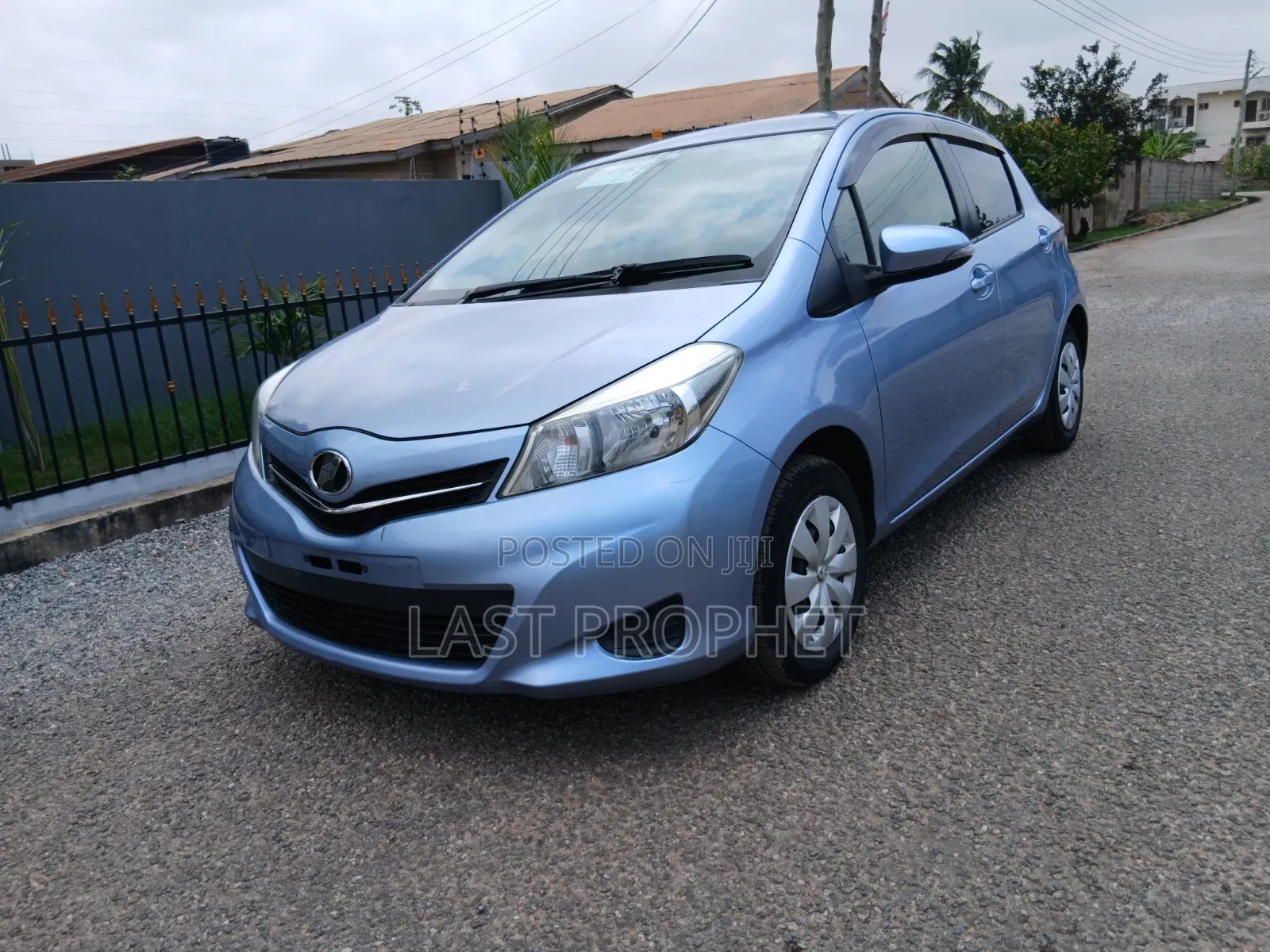 Toyota Vitz 2012 Blue