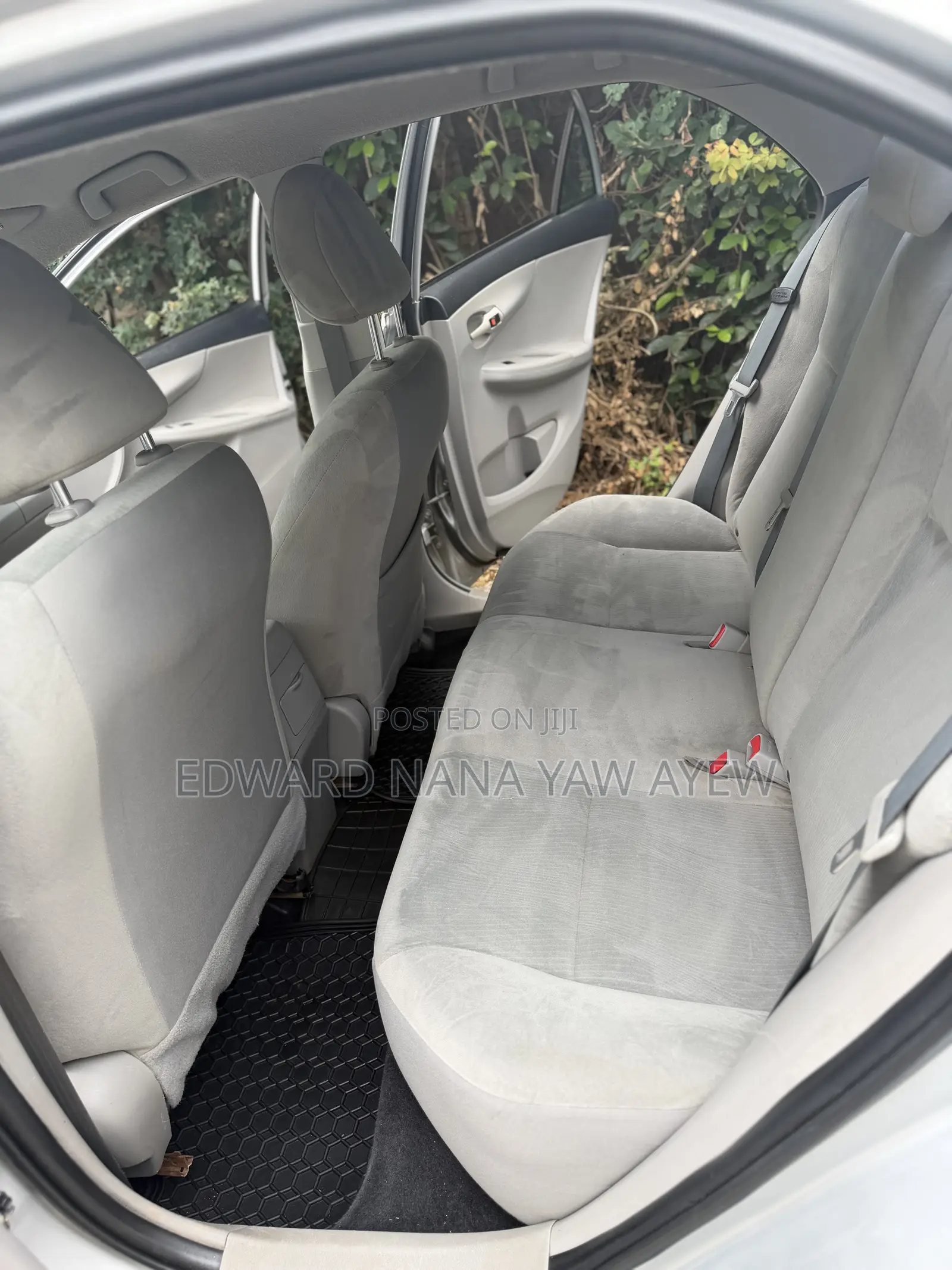 Toyota Corolla LE 4dr Sedan (1.8L 4cyl 4A) 2013 Silver