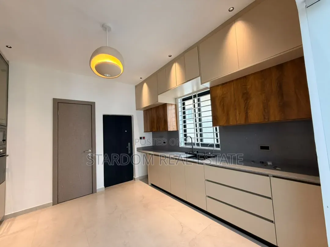 3bdrm Bungalow in East Legon Hills, Boundary Road Area for sale