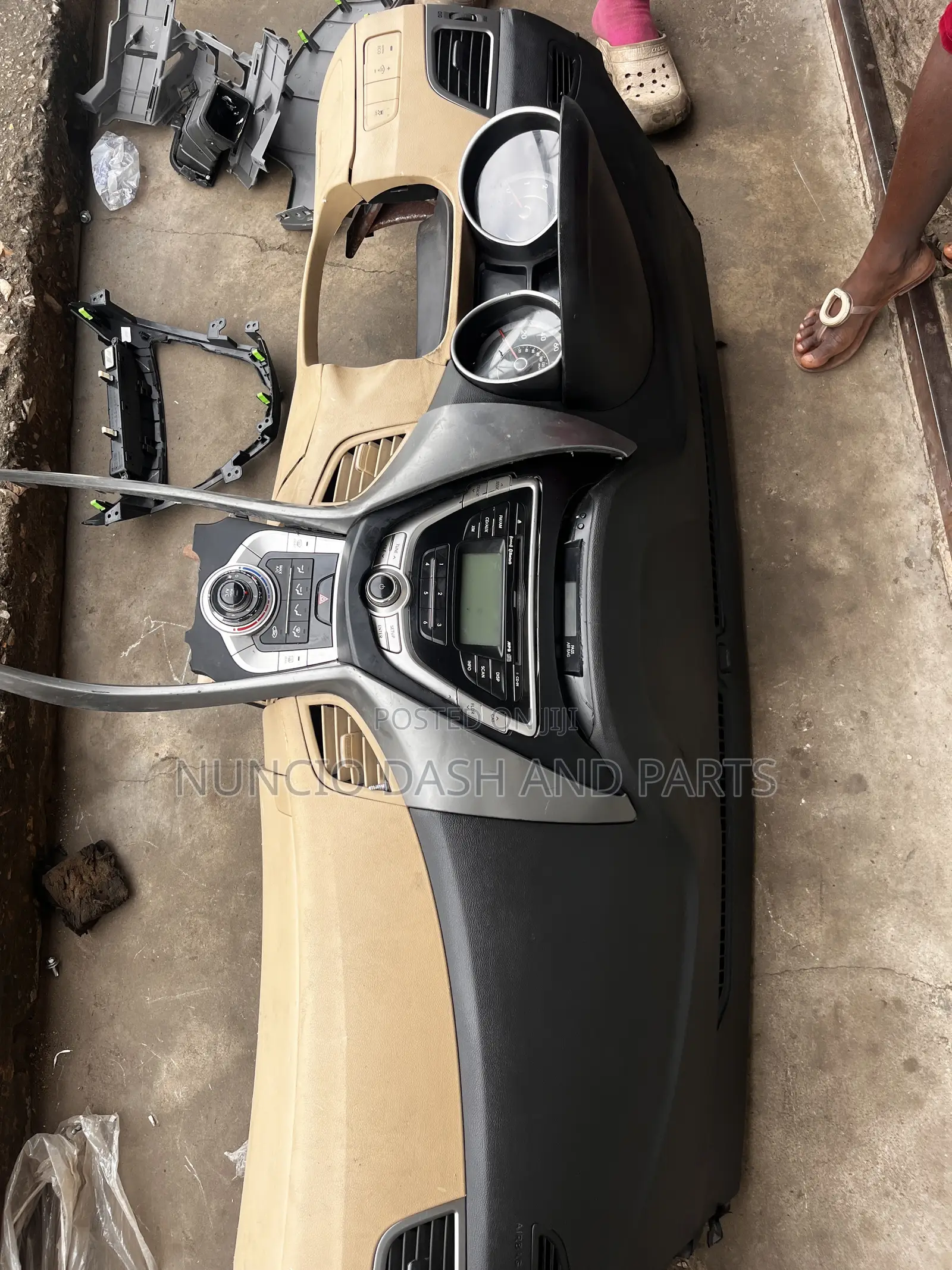 Toyota Corolla 2005 Dash Board Complete