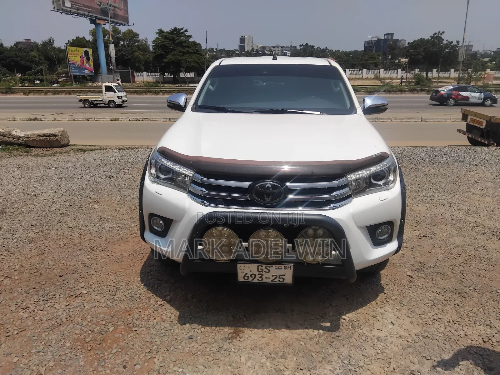 Toyota Hilux 2019 White