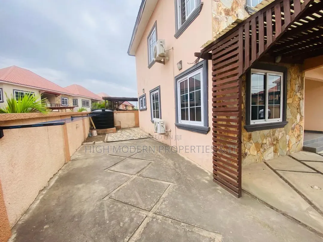 3bdrm House in Achimota Golf City, Mile 7 for rent