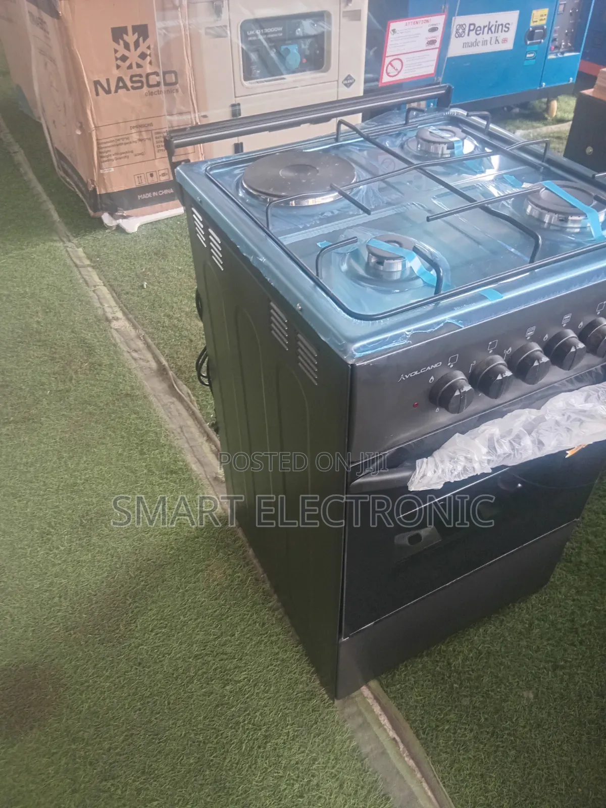 Volcano Heavy-Duty Gas Cooker – 4 Burners With Large Oven for Cooking