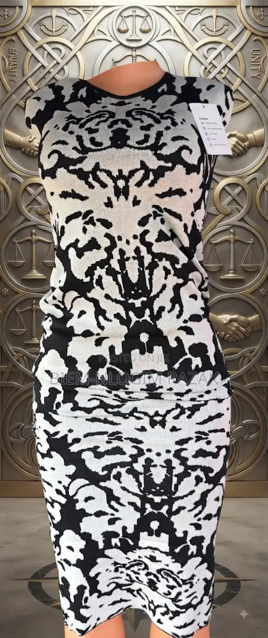 Modern Ladies Sleeveless Body Con Dress Available in Stock