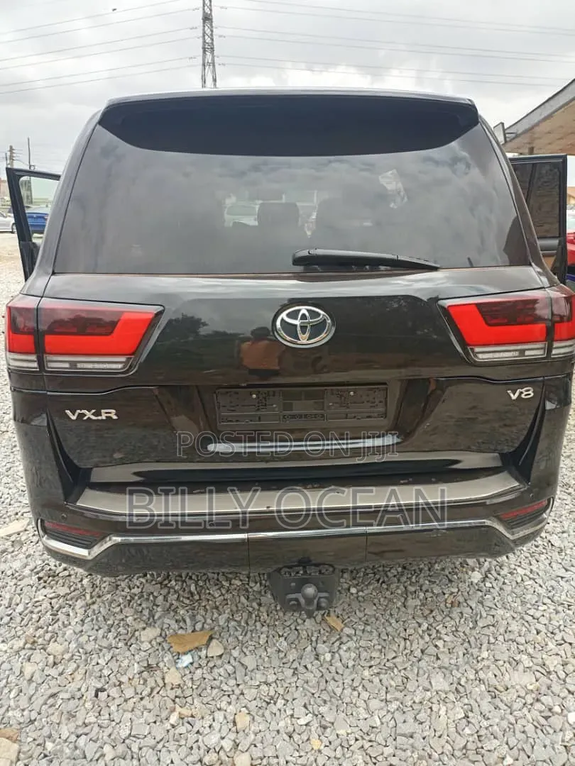 Toyota Land Cruiser 2016 Black