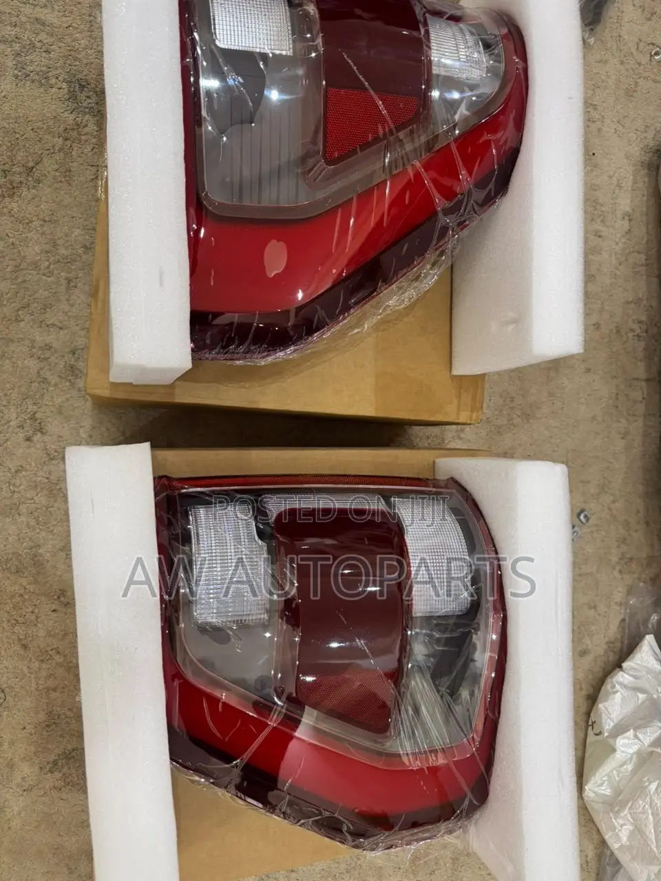 Ford F150 2022 Taillight LED Pair Is 6000 and One Side 3000