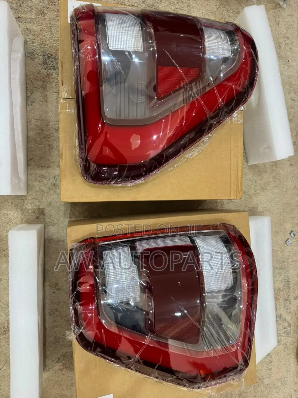 Ford F150 2022 Taillight LED Pair Is 6000 and One Side 3000