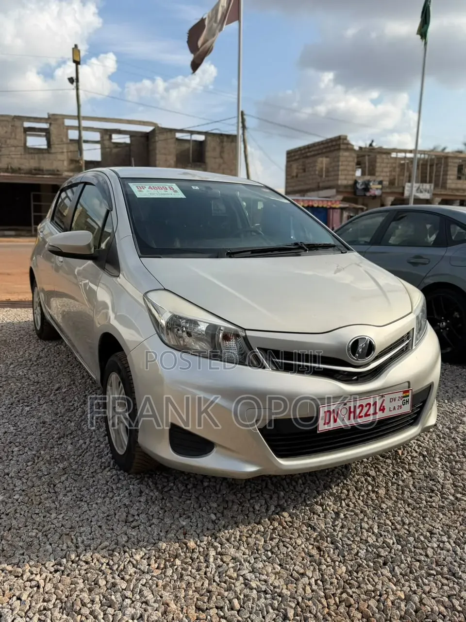 Toyota Vitz 2014 Silver