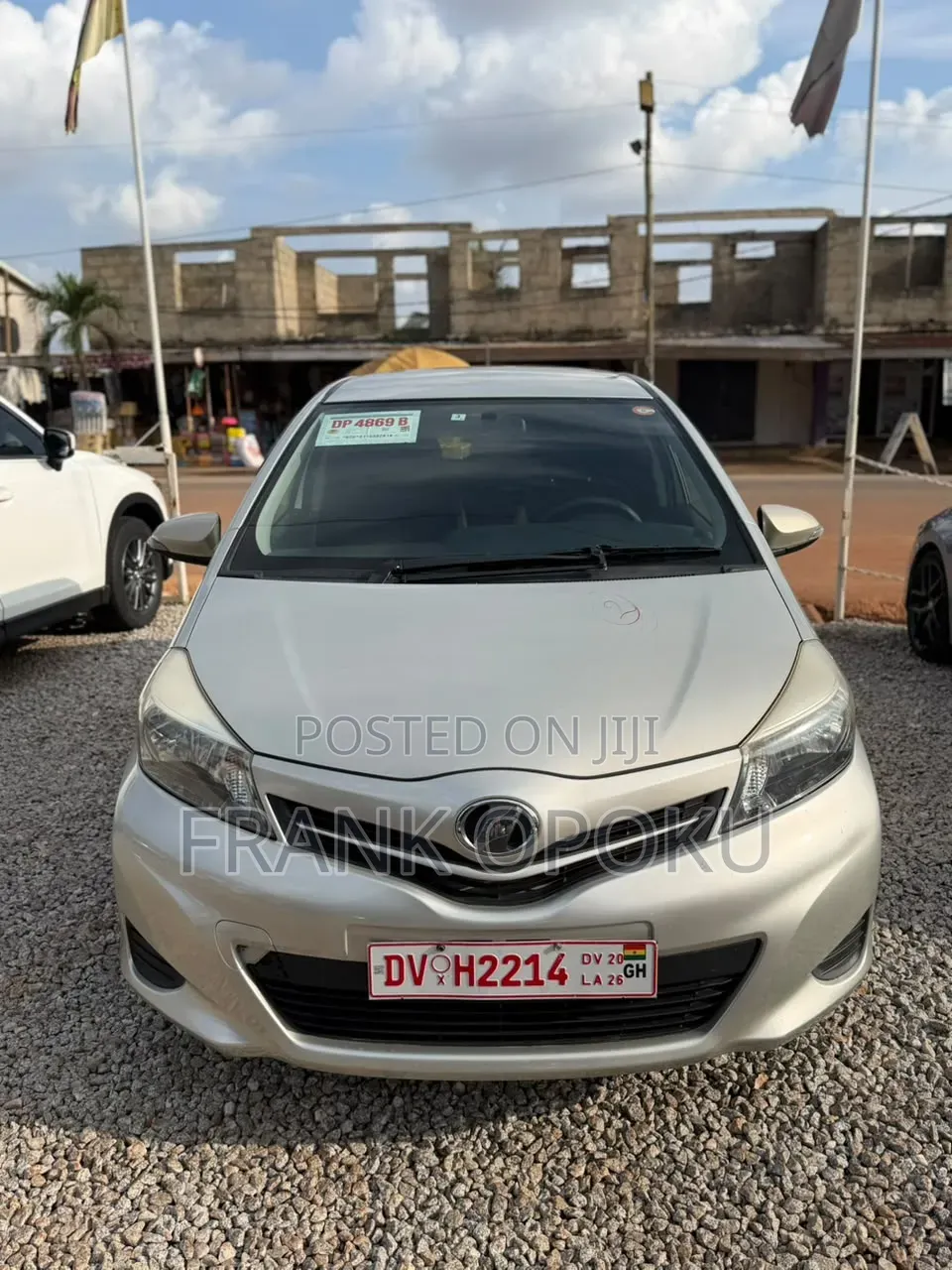 Toyota Vitz 2014 Silver