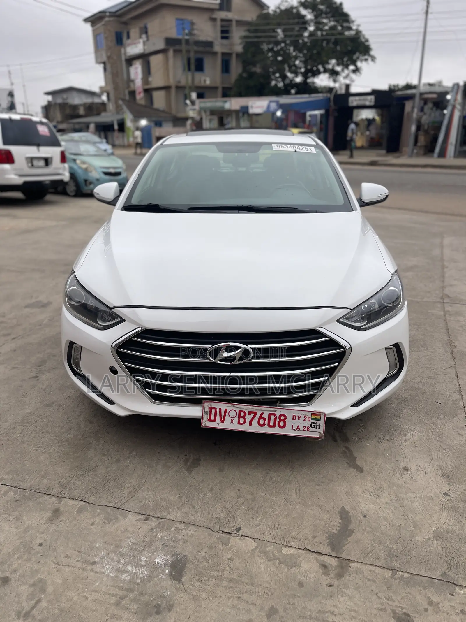 Hyundai Elantra Limited Sedan FWD (2.0L 4cyl 6A) 2017 White